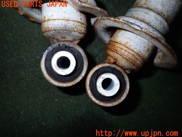 3UPJ=9230240408]ジムニーシエラ(JB32W 2型)社外 フロントショックアブソーバー 中古_4