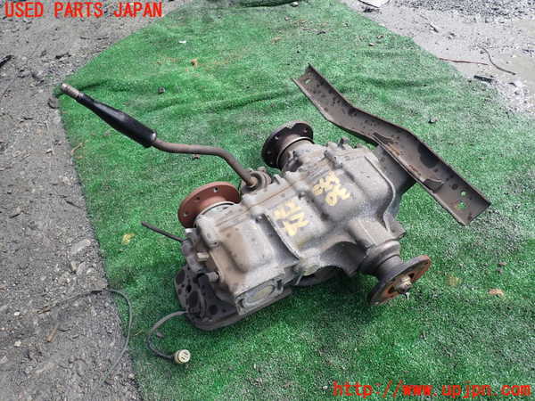 1UPJ-9230243300]ジムニー シエラ(JB32W)トランスファー 中古_2