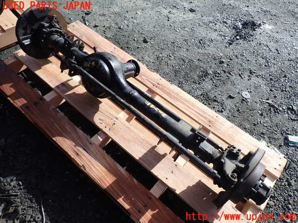 1UPJ-9230244370]ジムニー シエラ(JB32W)フロントデフホーシング 中古_2