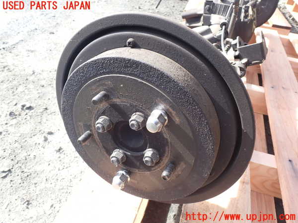 1UPJ-9230244400]ジムニー シエラ(JB32W)リアデフホーシング 中古_4