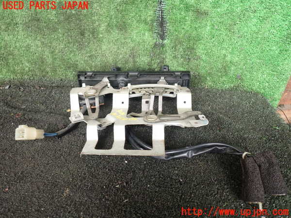 1UPJ-9230246066]ジムニー シエラ(JB32W)エアコンスイッチ1 中古_3
