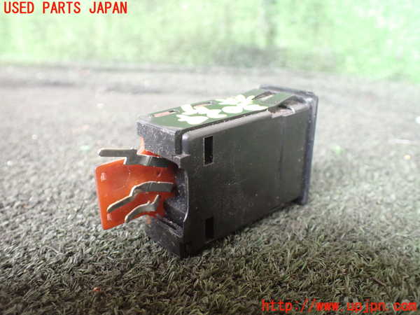 1UPJ-9230246295]ジムニー シエラ(JB32W)フォグスイッチ 中古_2