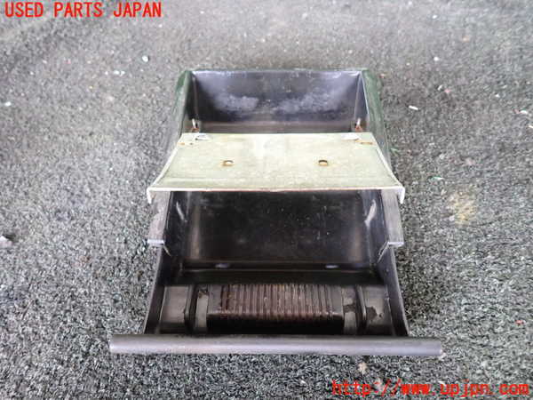 1UPJ-9230247821]ジムニー シエラ(JB32W)灰皿1 中古_2