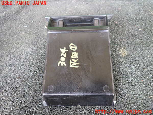 1UPJ-9230247821]ジムニー シエラ(JB32W)灰皿1 中古_3