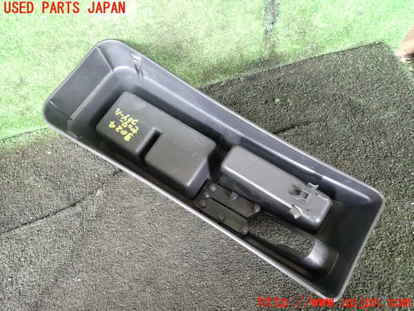 1UPJ-9230247540]ジムニー シエラ(JB32W)センターコンソール 中古_3