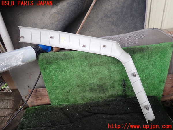 1UPJ-9230247655]ジムニー シエラ(JB32W)右フロントピラートリム 中古_2