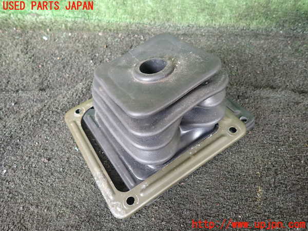 1UPJ-9230247575]ジムニー シエラ(JB32W)シフトブーツ(トランスファ用) 中古_2