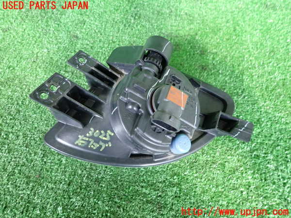 2UPJ-9230251180]BMW 523i ツーリング(XL20)(F11)右フォグ 中古_2