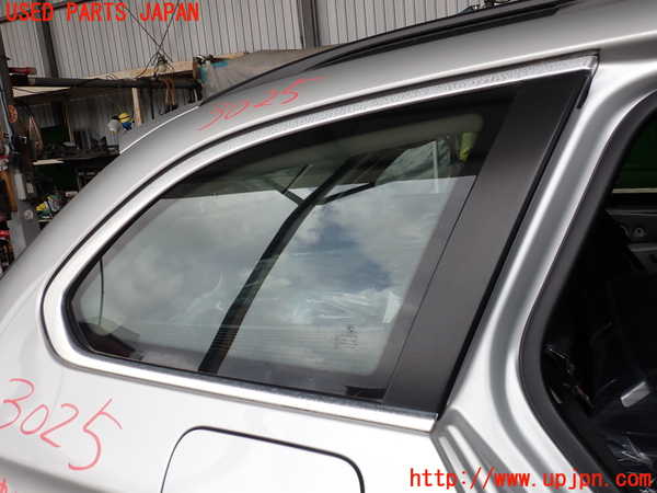 2UPJ-9230251380]BMW 523i ツーリング(XL20)(F11)右クォーターガラス 中古(43R-001583 M3236)_1