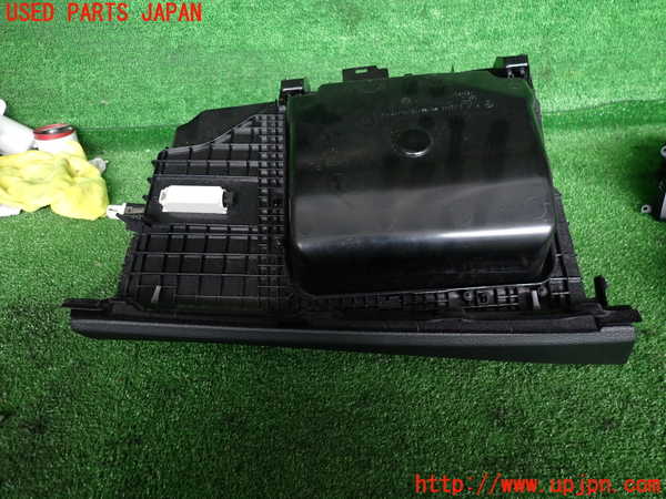 2UPJ-9230257516]BMW 523i ツーリング(XL20)(F11)グローブボックス1 中古_2