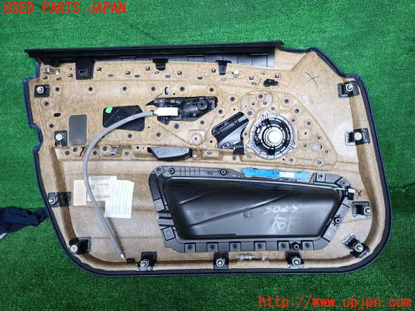 2UPJ-9230251234]BMW 523i ツーリング(XL20)(F11)右前ドア内張り 中古_3