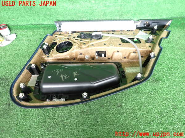 2UPJ-9230251324]BMW 523i ツーリング(XL20)(F11)左後ドア内張り 中古_3