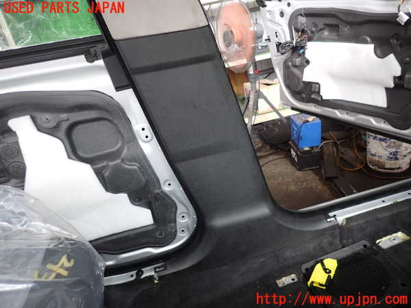 2UPJ-9230257670]BMW 523i ツーリング(XL20)(F11)左センターピラートリム 中古_3