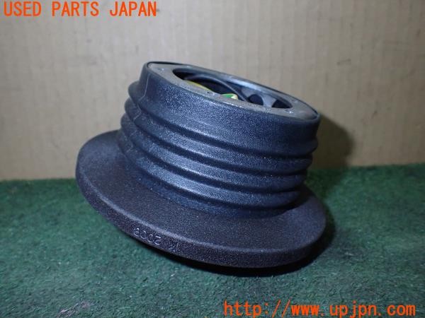 3UPJ=9230260618]BMW 318is(BE19 E36)MOMO モモ ステアリングボス 中古_3