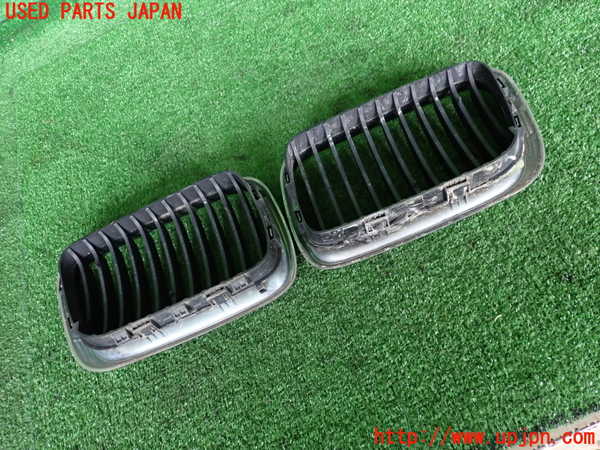 2UPJ-9230261050]BMW 318is クーペ(BE19)(E36)ラジエターグリル 【ジャンク品】 中古_4