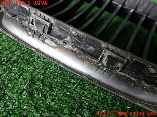 2UPJ-9230261050]BMW 318is クーペ(BE19)(E36)ラジエターグリル 【ジャンク品】 中古_5