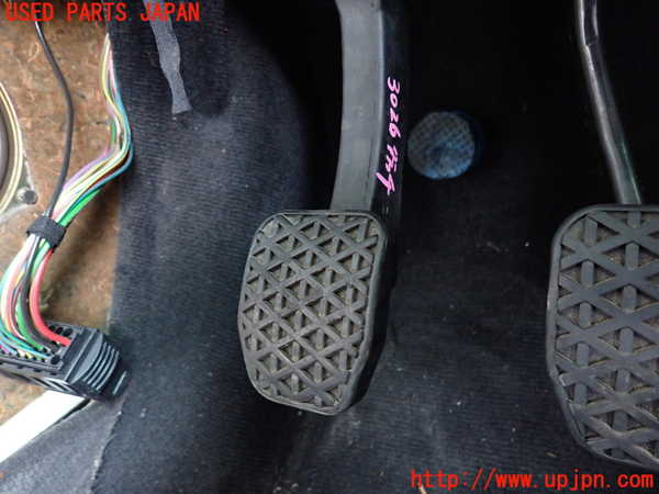 2UPJ-9230267590]BMW 318is クーペ(BE19)(E36)クラッチペダル 中古_2