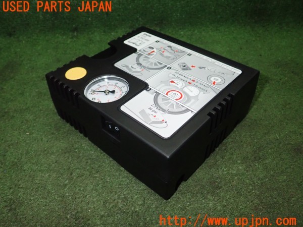 3UPJ=9230300625]BMW M4 クーペ(3C30 F82)純正 パンク修理キット エアーコンプレッサー 中古_2