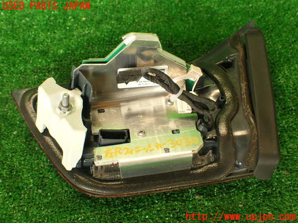 2UPJ-9230301552]BMW M4 クーペ(3C30)(F82)左リアフィニッシャー 中古_4