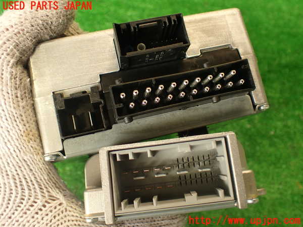 2UPJ-9230306525]BMW M4 クーペ(3C30)(F82)アンプ 中古_3