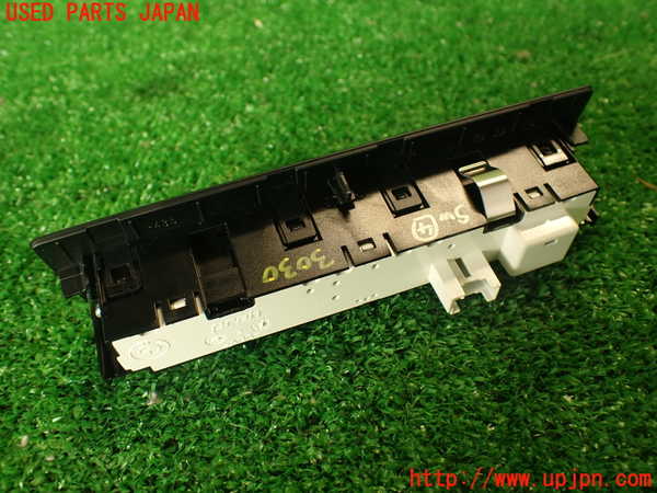 2UPJ-9230306309]BMW M4 クーペ(3C30)(F82)スイッチ4 (レーンアシスト) 中古_3