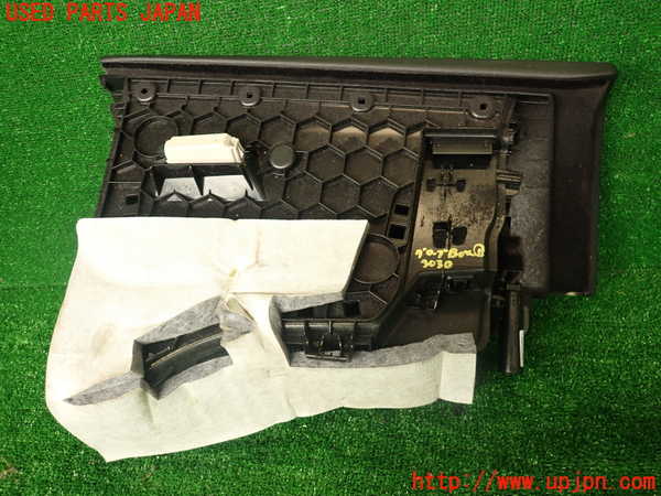 2UPJ-9230307516]BMW M4 クーペ(3C30)(F82)グローブボックス1 中古_4
