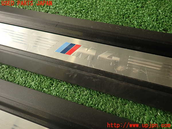 2UPJ-9230307740]BMW M4 クーペ(3C30)(F82)スカッフプレート 中古_2