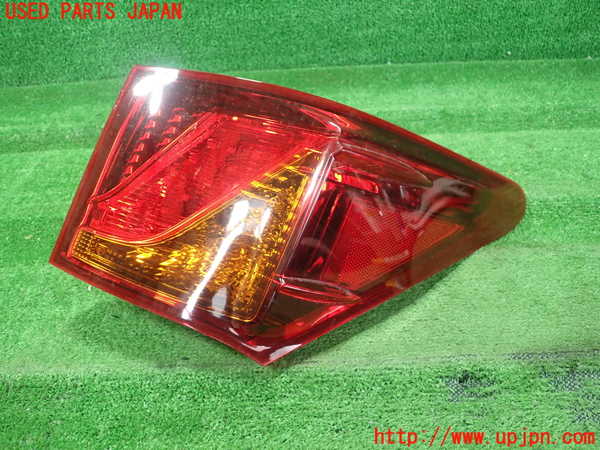 1UPJ-9230311530]レクサス・GS300h(AWL10)右テールランプ 中古_2