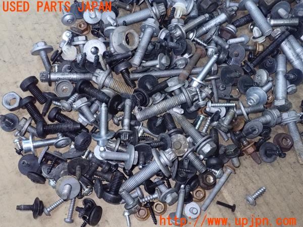 3UPJ=9230320720]BMW 528i(FR30 F10)ネジ・ナット・ステー類 セット ジャンク_3