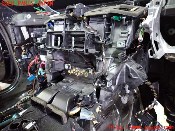 1UPJ-9230326081]BMW 528i(FR30 F10)エバポレーター1 中古_3