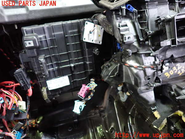 1UPJ-9230326081]BMW 528i(FR30 F10)エバポレーター1 中古_4