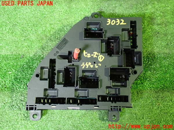 1UPJ-9230326741]BMW 528i(FR30 F10)ヒューズボックス1 中古_2