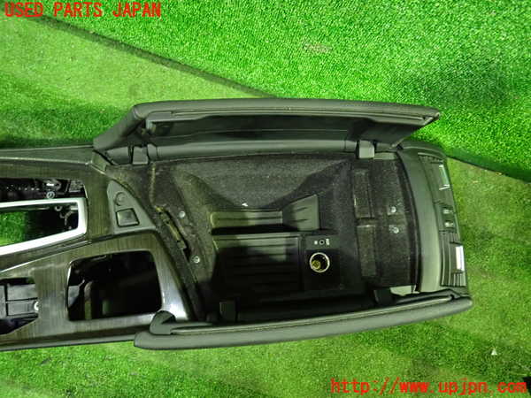 1UPJ-9230327540]BMW 528i(FR30 F10)センターコンソール 中古_2