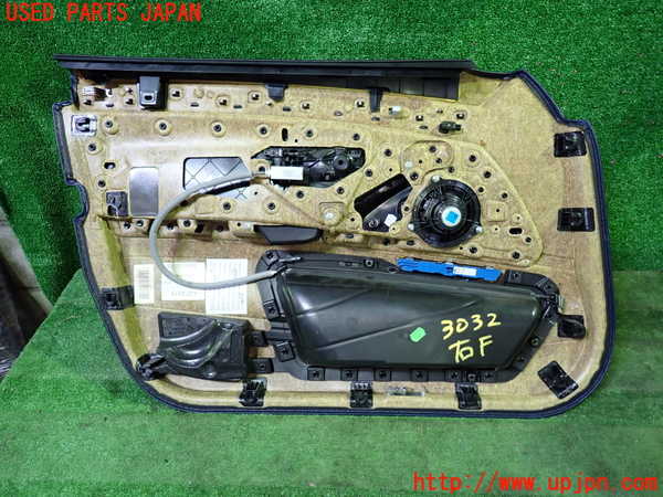 1UPJ-9230321234]BMW 528i(FR30 F10)右前ドア内張り 中古_4