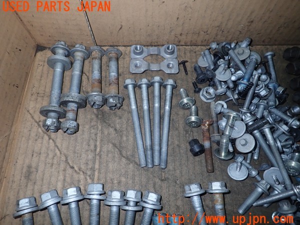 3UPJ=9230340720]ベンツ C200 アバンギャルド(205042C W205)ネジ・ナット・ステー類 セット ジャンク_2