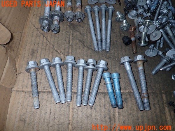 3UPJ=9230340720]ベンツ C200 アバンギャルド(205042C W205)ネジ・ナット・ステー類 セット ジャンク_3