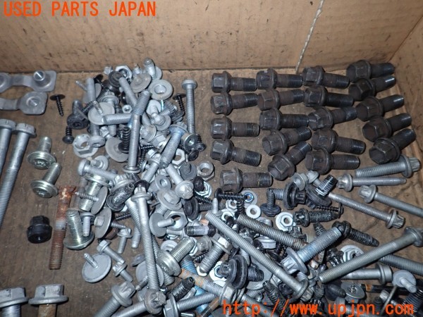 3UPJ=9230340720]ベンツ C200 アバンギャルド(205042C W205)ネジ・ナット・ステー類 セット ジャンク_4
