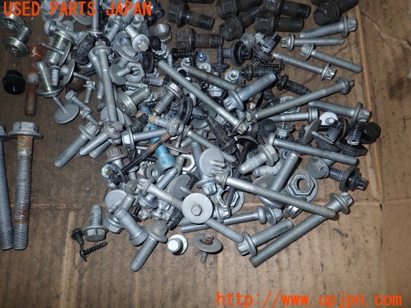 3UPJ=9230340720]ベンツ C200 アバンギャルド(205042C W205)ネジ・ナット・ステー類 セット ジャンク_5