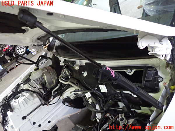 1UPJ-9230341068]ベンツ C200 W205(205042C)ボンネットダンパー 中古_2