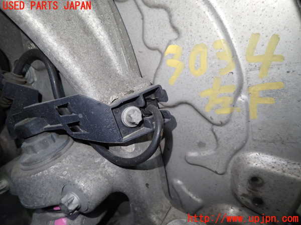1UPJ-9230344295]ベンツ C200 W205(205042C)左フロントナックルハブ 中古_2