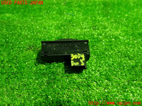 1UPJ-9230346310]ベンツ C200 W205(205042C)スイッチ5 (トランクロック) 中古_3