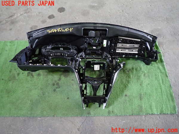 1UPJ-9230347505]ベンツ C200 W205(205042C)ダッシュボード 中古_4