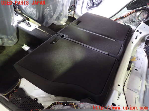 1UPJ-9230347385]ベンツ C200 W205(205042C)リアシート 中古_4