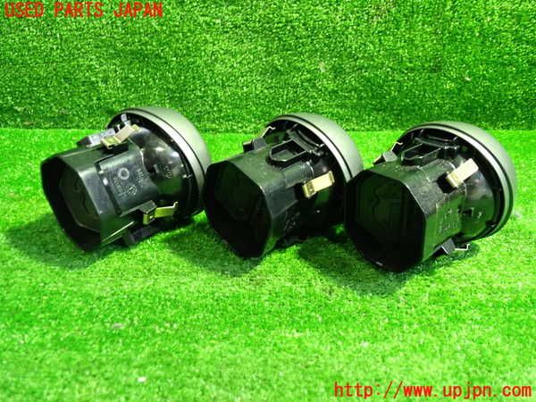 1UPJ-9230347528]ベンツ C200 W205(205042C)エアコン吹き出し口3 (真中) 中古_3