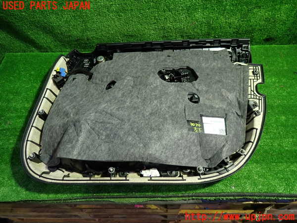 1UPJ-9230341264]ベンツ C200 W205(205042C)左前ドア内張り 中古_4
