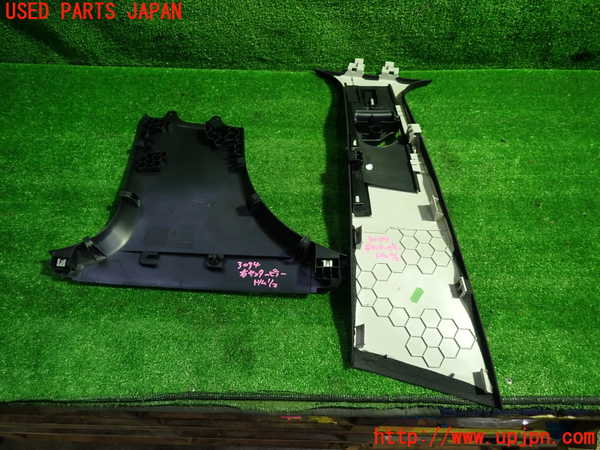 1UPJ-9230347665]ベンツ C200 W205(205042C)右センターピラートリム 中古_3