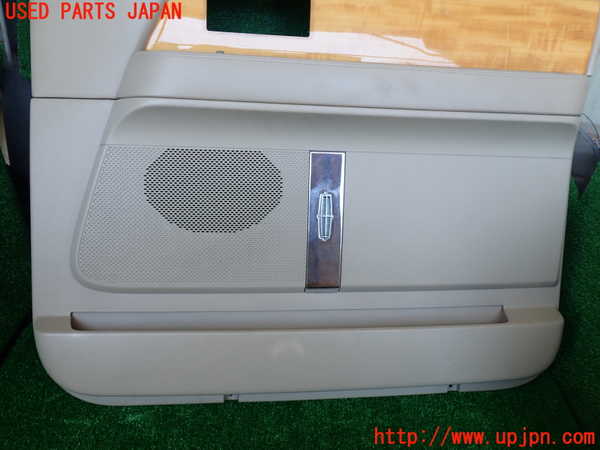 1UPJ-9230351234]リンカーン・ナビゲーター(不明)右前ドア内張り 中古_3