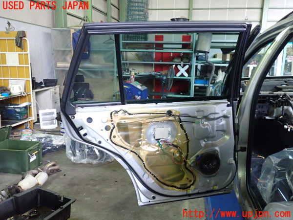 2UPJ-9230381320]クラウン エステート(JZS171W)左後ドア (M2F4) 中古_4
