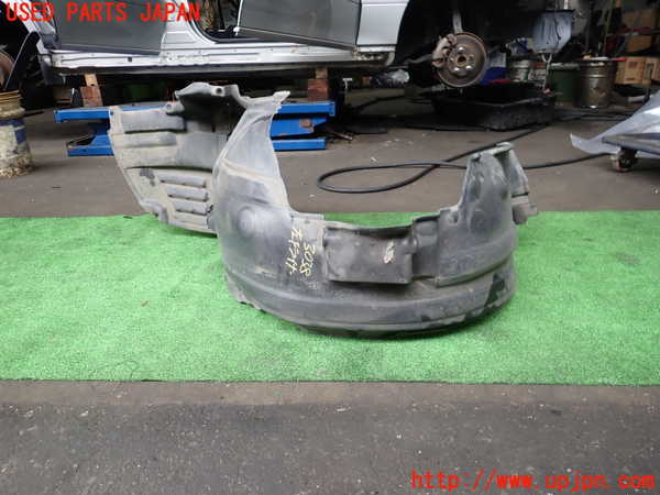 2UPJ-9230381092]クラウン エステート(JZS171W)左前フェンダーライナー 中古_2