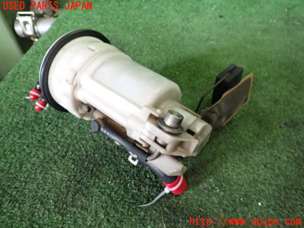 2UPJ-9230382510]クラウン エステート(JZS171W)燃料ポンプ 中古_2